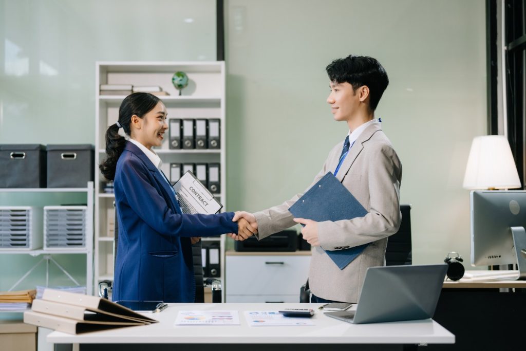 Un copropriétaire peut-il s’adresser directement au syndic ? Guide pratique